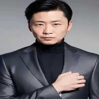 何蔚